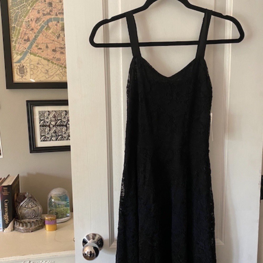BLACK LACE DRESS